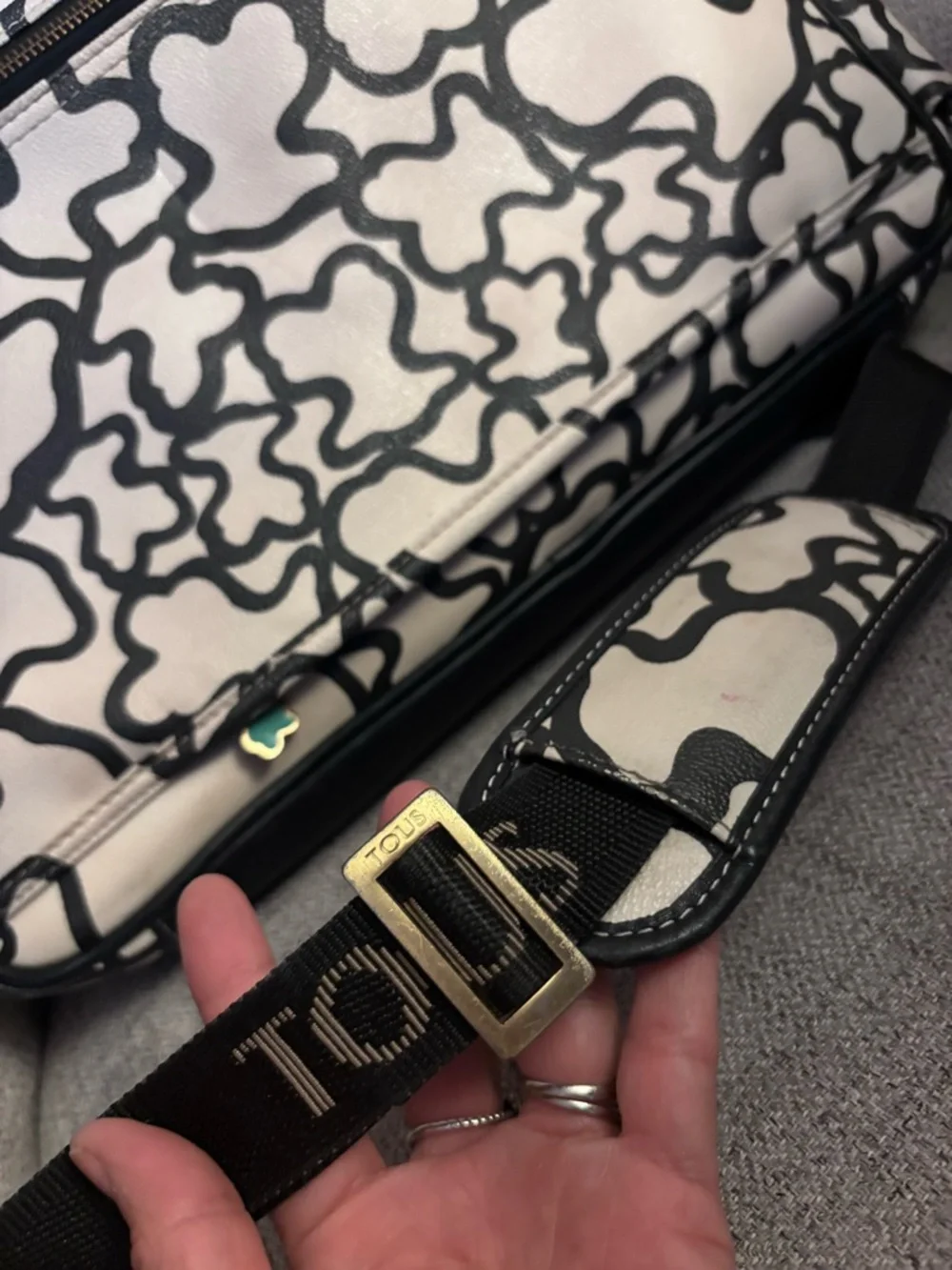 TOUS Kaos laptop messenger Bag🤩❤️